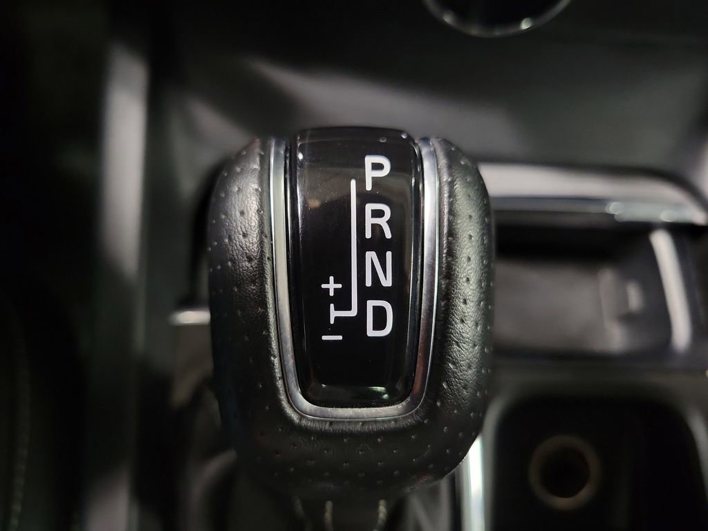 Used 2019 Volvo XC60 T5 R-Design image 18