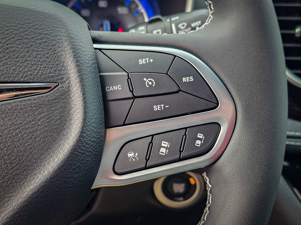 New 2026 Chrysler Pacifica Select image 21