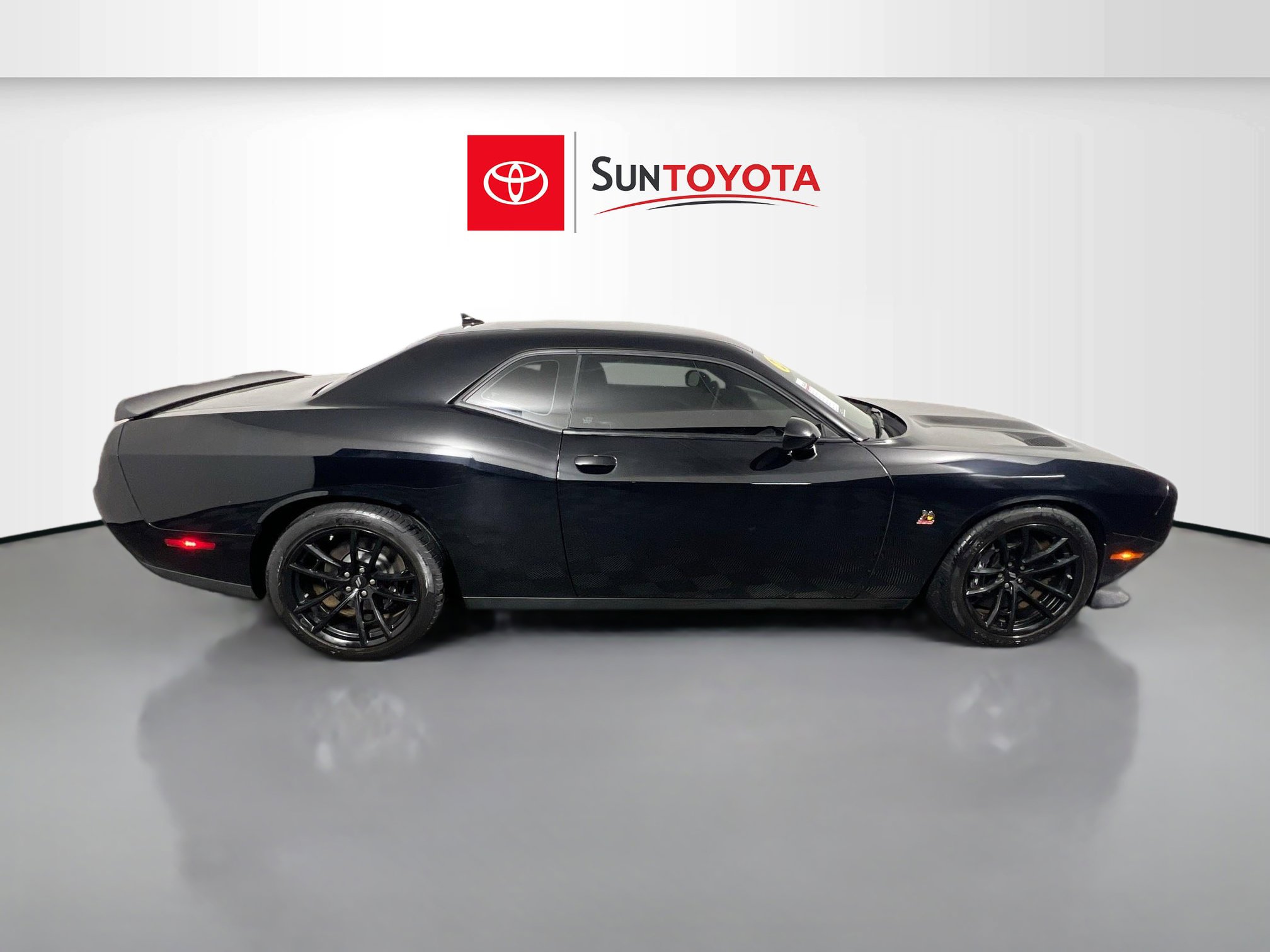 Used 2021 Dodge Challenger R/T Scat Pack w/ Dynamics Package image 2