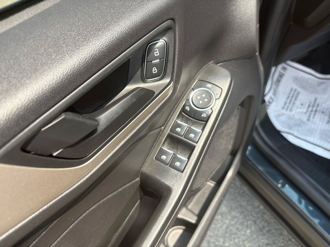 Used 2022 Ford Escape SE AWD/4WD image 12