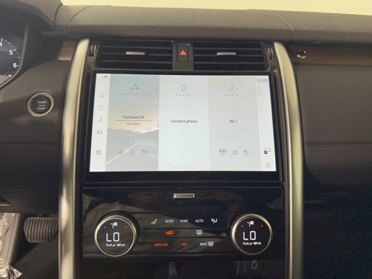 New 2026 Land Rover Discovery S AWD/4WD image 22