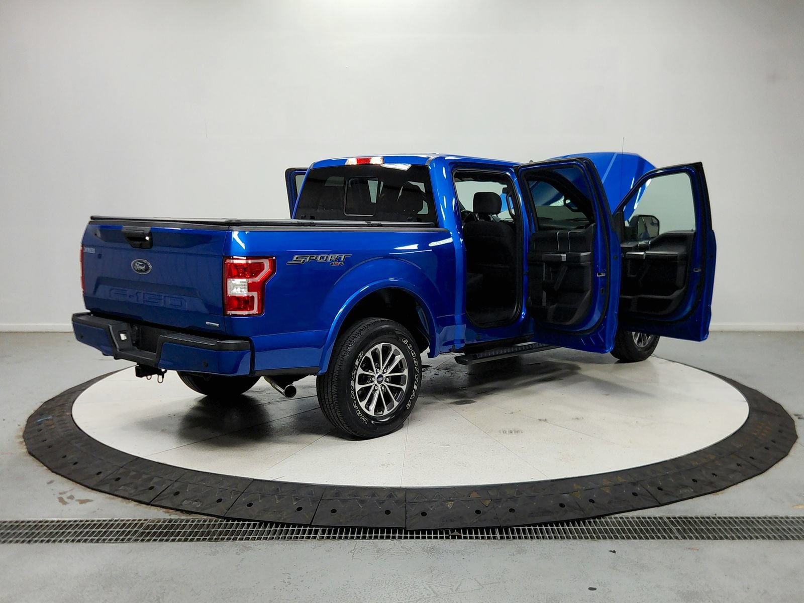 Used 2019 Ford F150 XLT w/ Equipment Group 302A Luxury AWD/4WD image 16