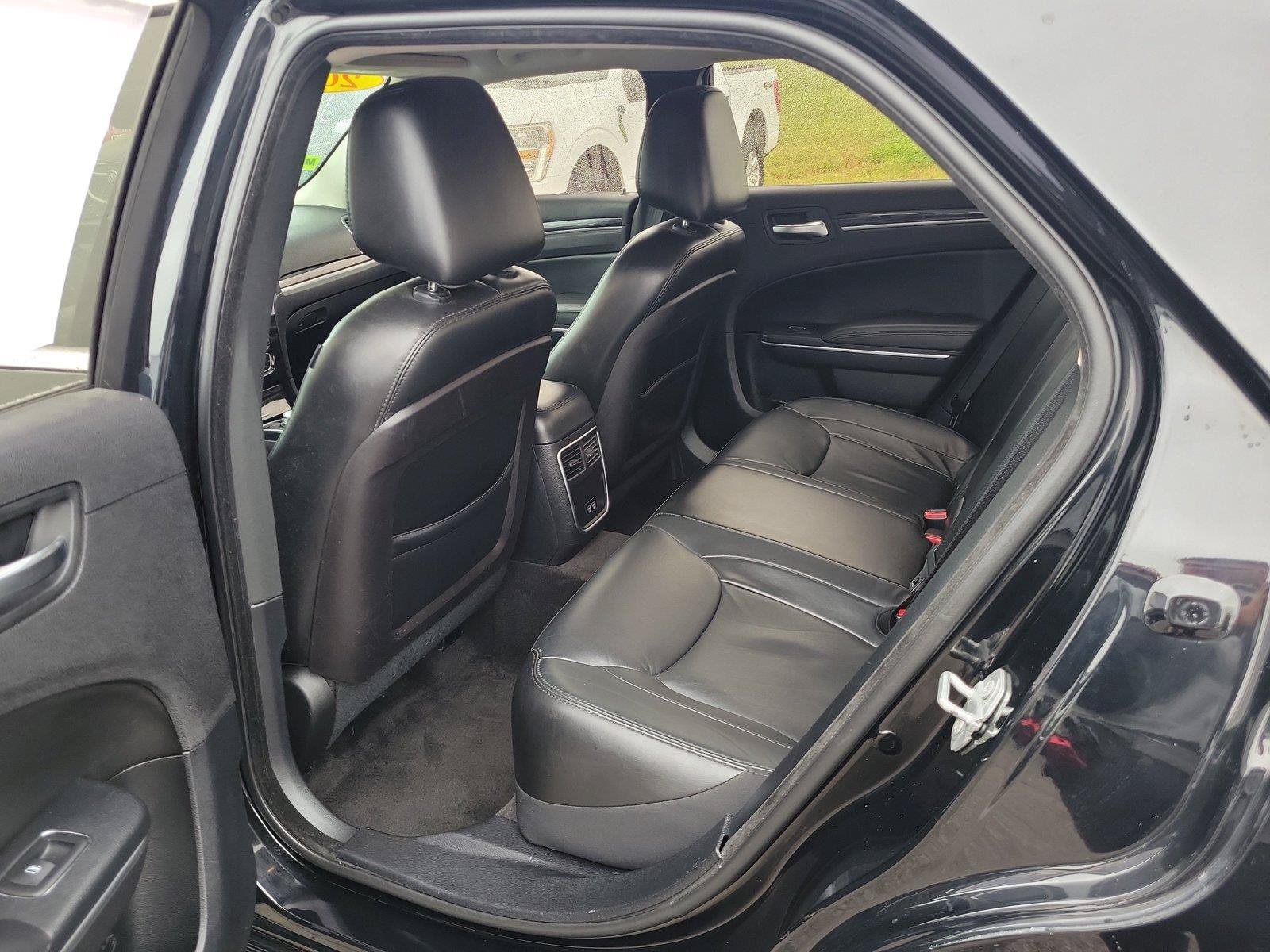 Used 2016 Chrysler 300 Limited RWD image 12