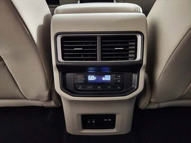 Used 2025 Volkswagen Atlas SEL Premium R-Line AWD/4WD image 31