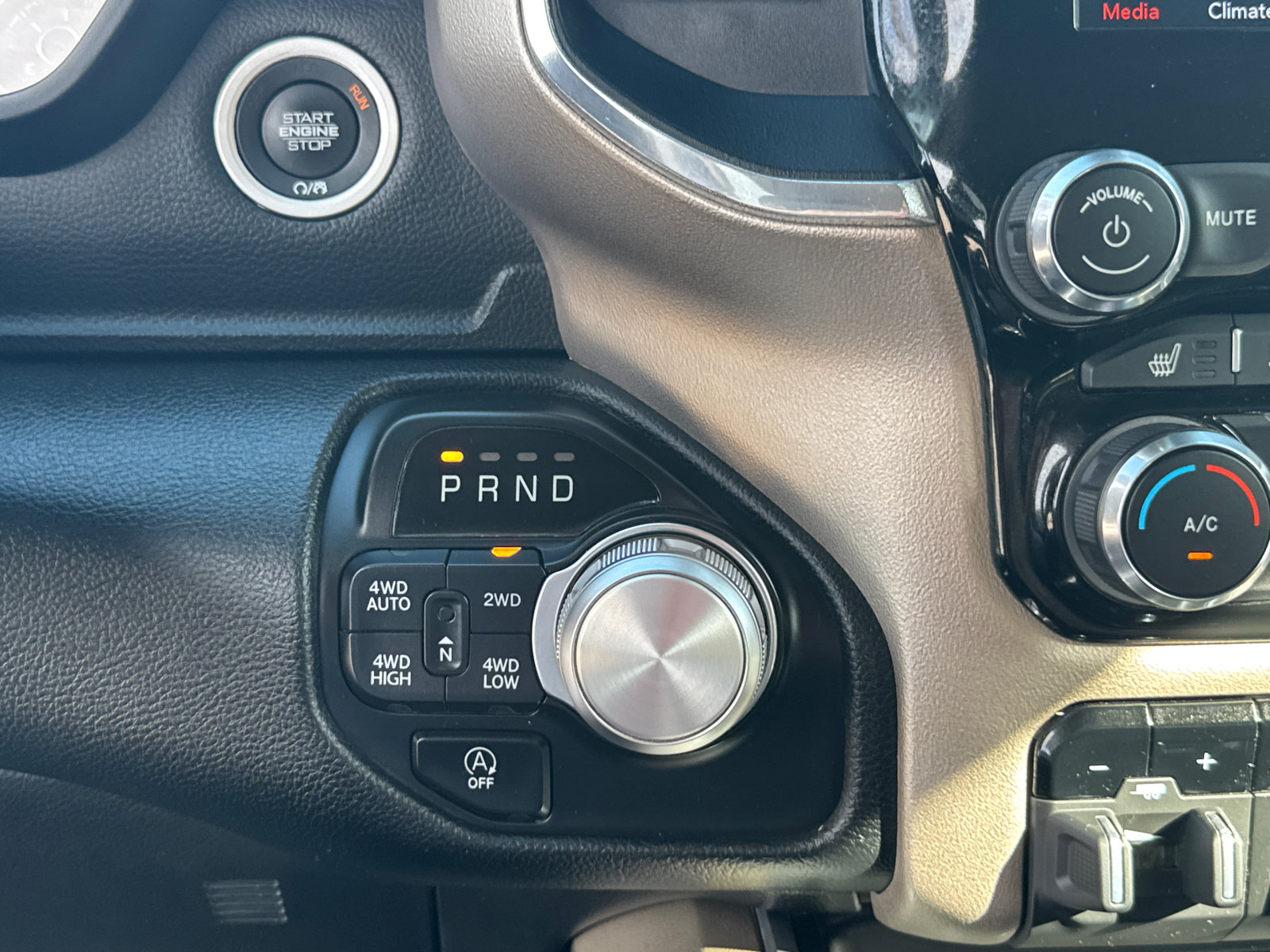 Used 2021 RAM 1500 Laramie AWD/4WD image 15
