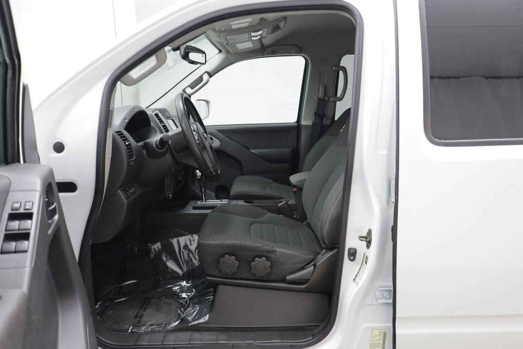 Used 2016 Nissan Frontier PRO-4X AWD/4WD image 5