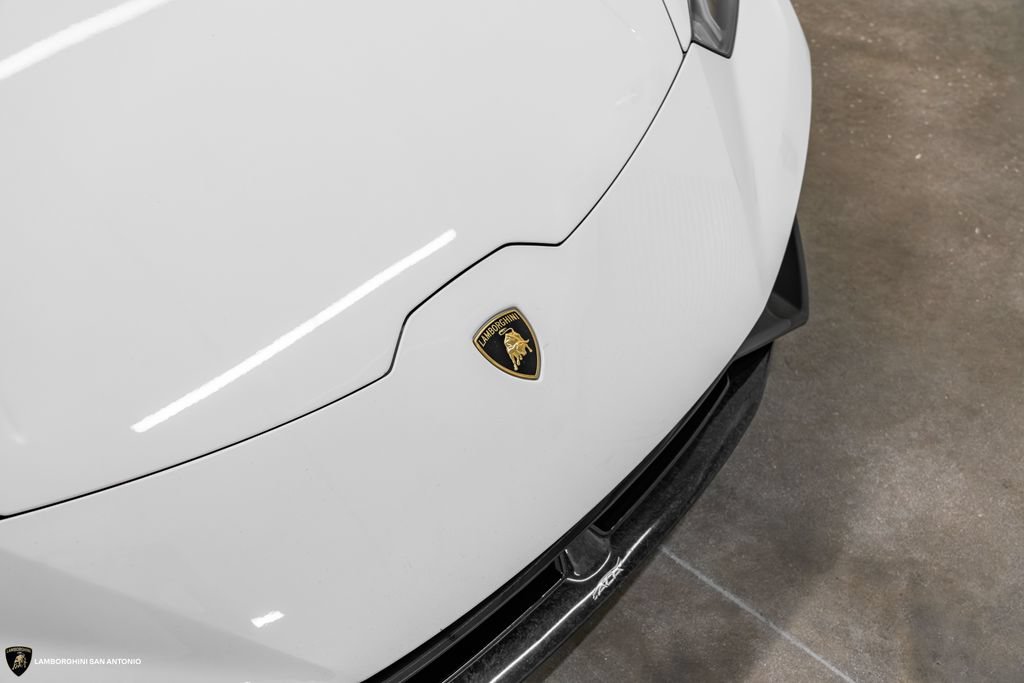 Used 2019 Lamborghini Huracan Performante AWD/4WD image 15