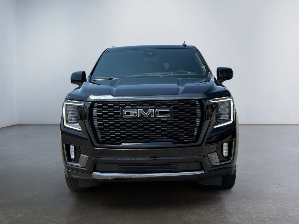 Used 2023 GMC Yukon XL Denali Ultimate w/ LPO, Floor Liner Package AWD/4WD image 8