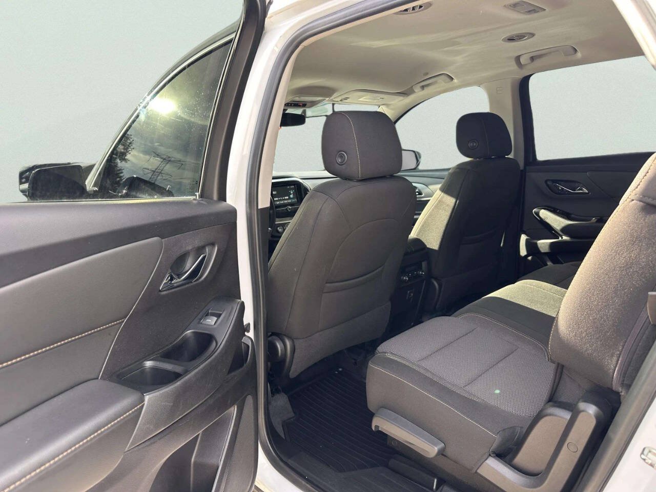 Used 2019 Chevrolet Traverse LS AWD/4WD image 16