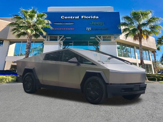 Used 2024 Tesla Cybertruck AWD Crew Cab image 2