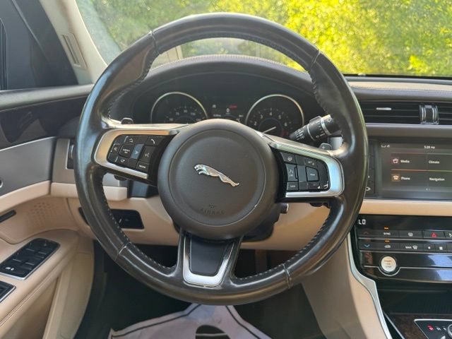 Used 2018 Jaguar XF Prestige AWD/4WD image 22