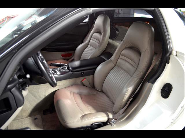 Used 2004 Chevrolet Corvette Coupe w/ Preferred Equipment Group image 11