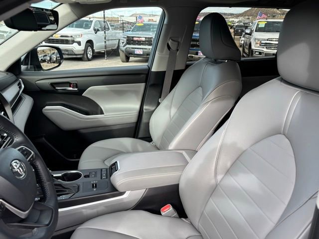 Used 2022 Toyota Highlander XLE image 11
