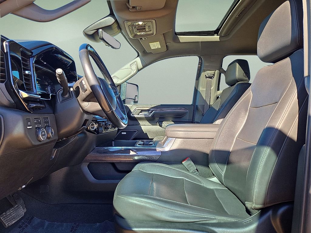 Used 2024 Chevrolet Silverado 3500 LTZ w/ LTZ Convenience Package image 23