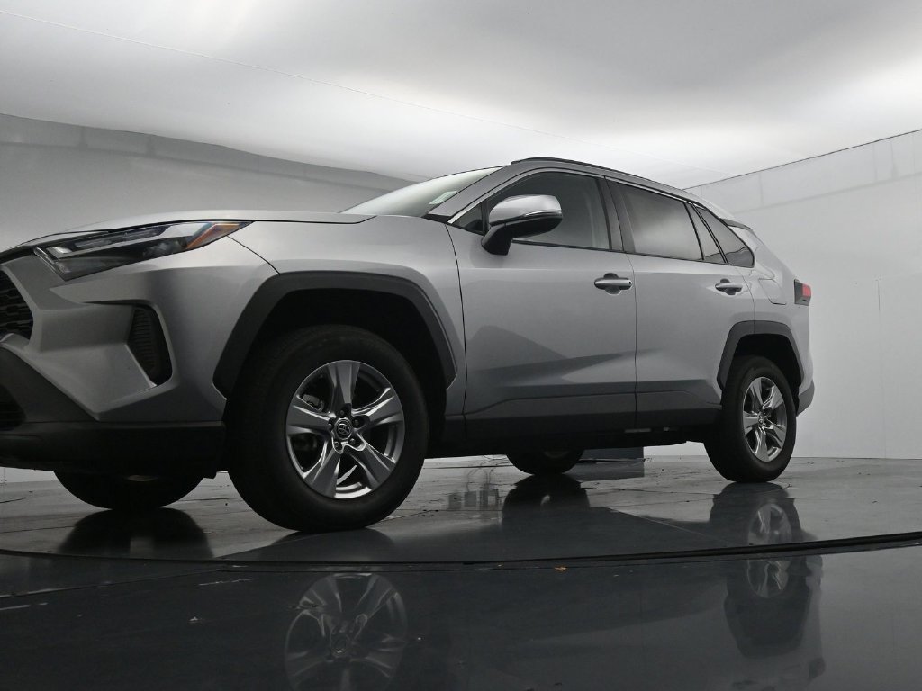 Used 2024 Toyota RAV4 XLE AWD/4WD image 34