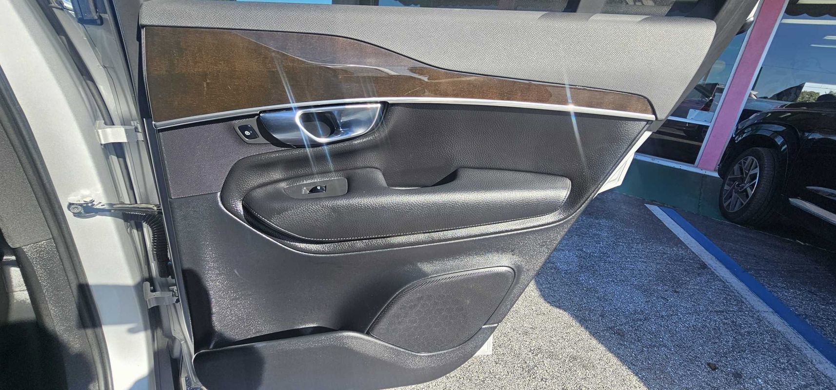 Used 2018 Volvo XC90 T5 Momentum w/ Convenience Package FWD image 29