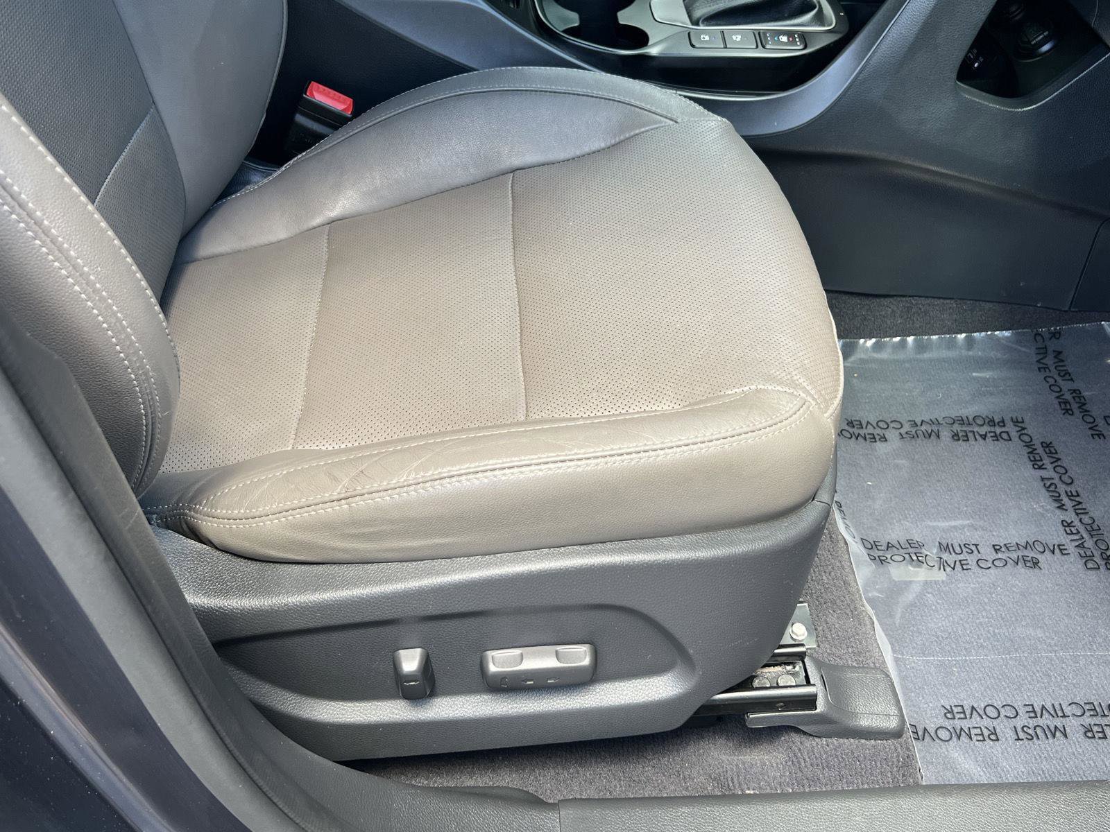 Used 2017 Hyundai Santa Fe AWD w/ SE Ultimate Tech Package 03 image 18