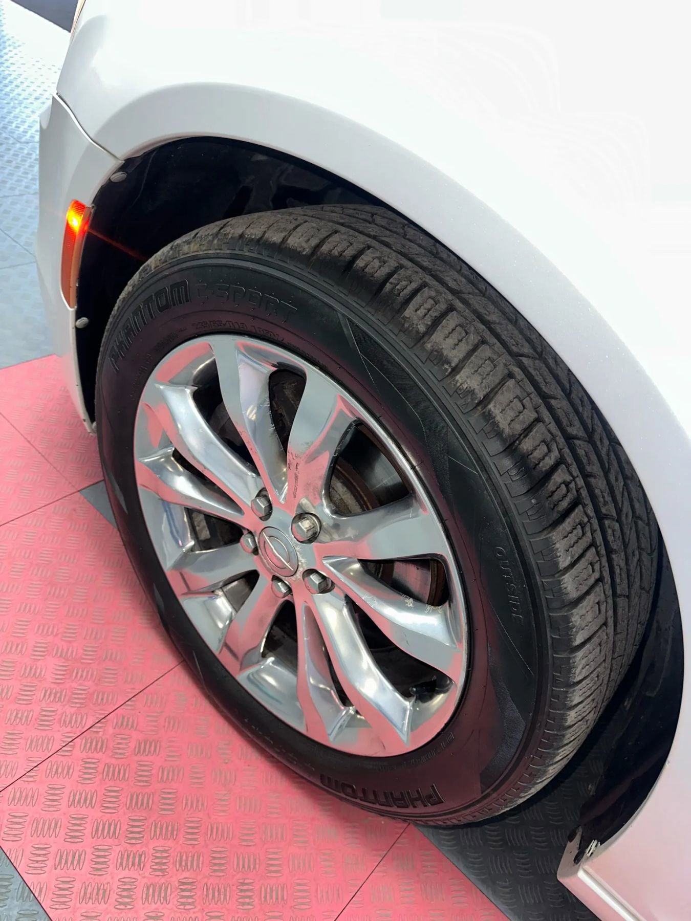 Used 2016 Chrysler 300 Limited image 35