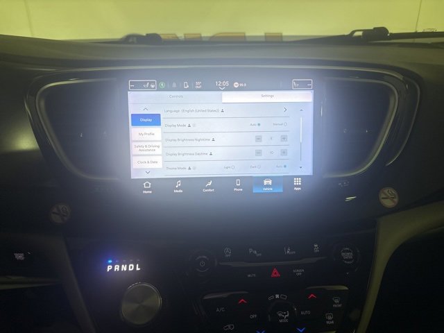 Certified 2024 Chrysler Pacifica Touring-L image 39