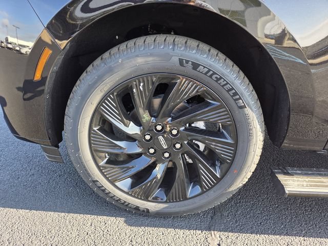 New 2026 Lincoln Navigator Reserve w/ Jet Appearance Package AWD/4WD image 23