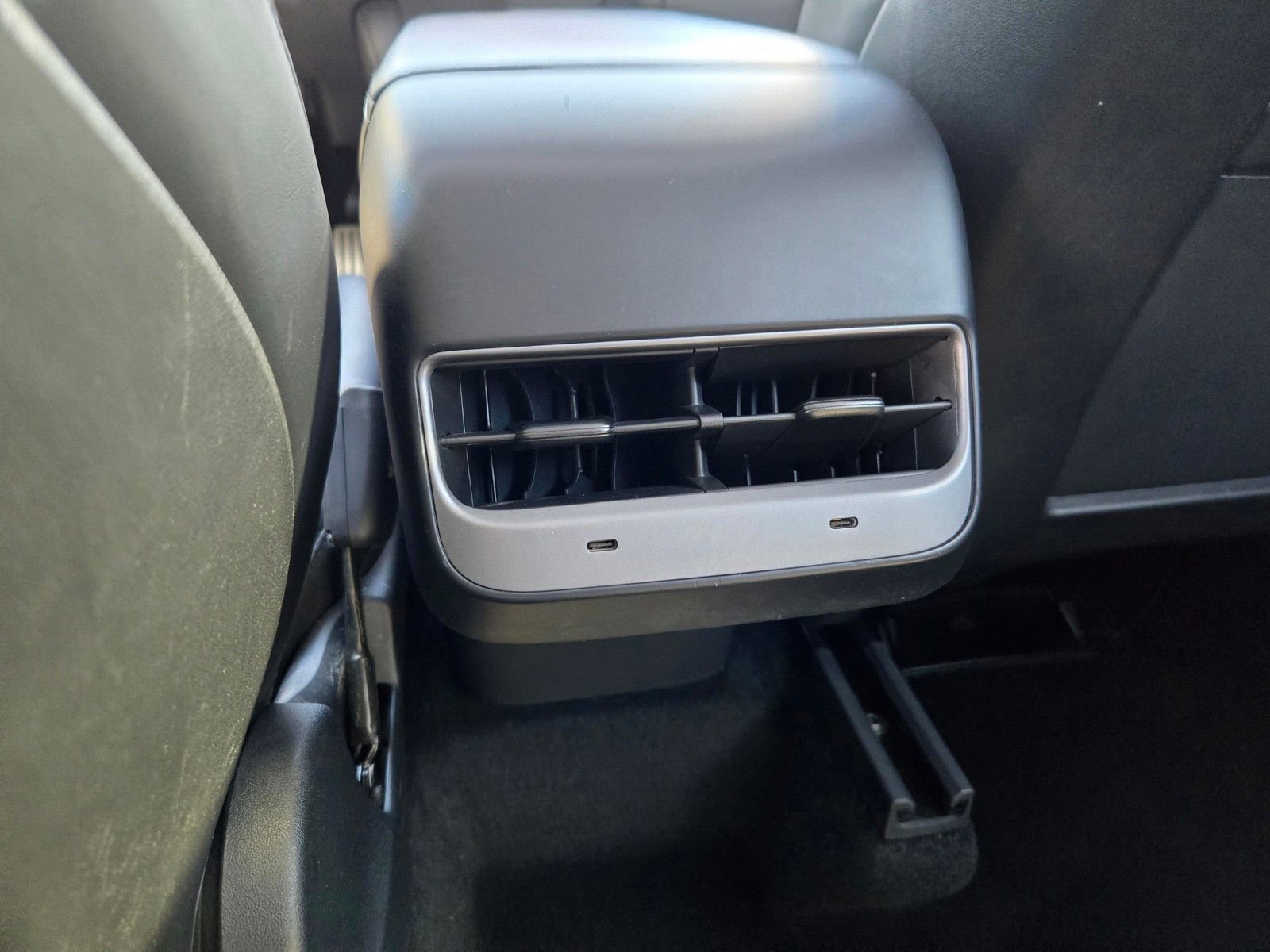 Used 2022 Tesla Model Y Performance image 12