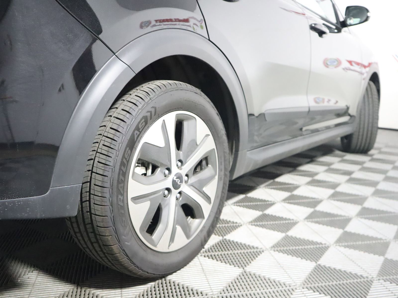 Used 2022 Kia Niro EX image 22