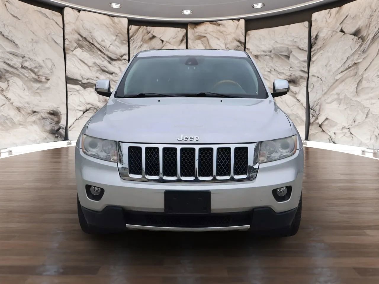 Used 2012 Jeep Grand Cherokee Overland image 2