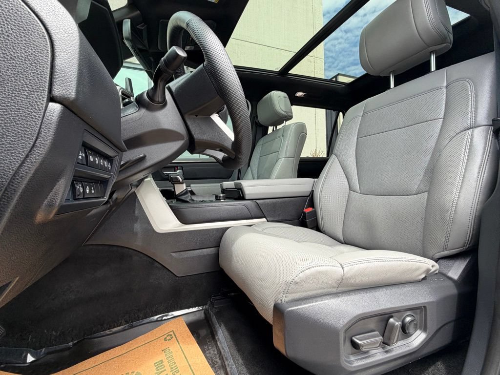 Used 2025 Toyota Sequoia Limited AWD/4WD image 10