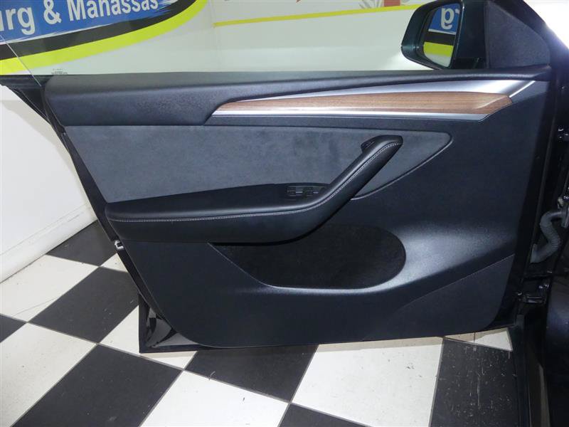 Used 2024 Tesla Model Y Long Range RWD image 22