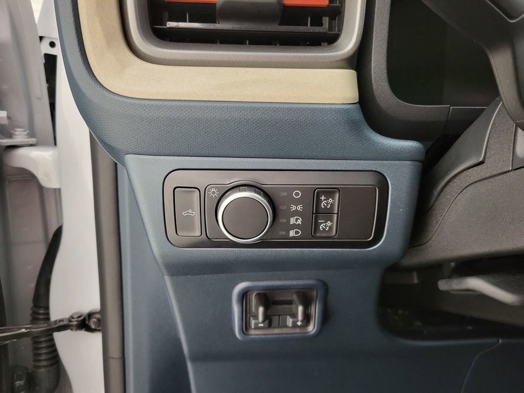 Used 2025 Ford Maverick Lariat w/ 4K Tow Package image 34