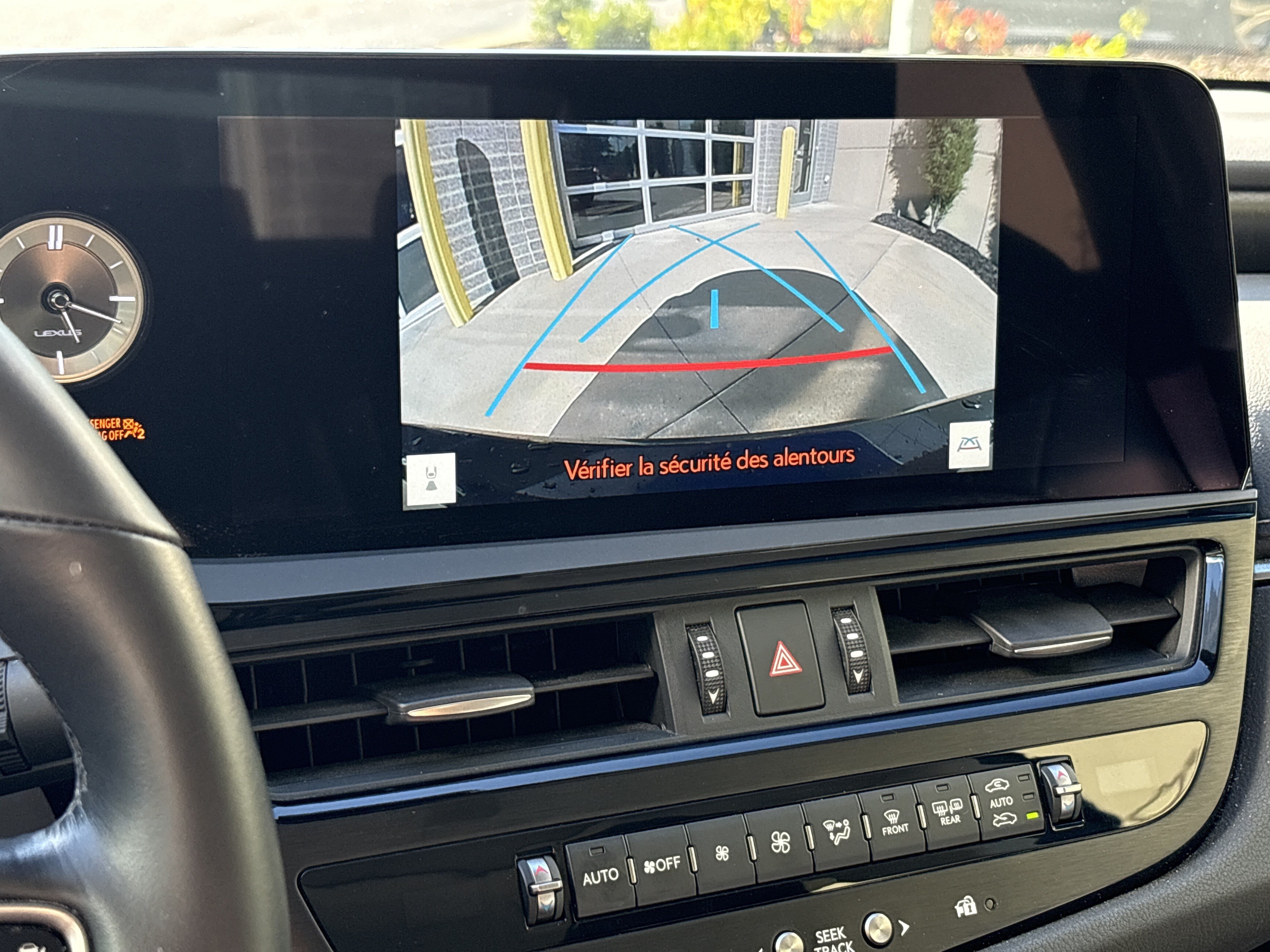 Used 2025 Lexus ES 300h w/ Premium Package FWD image 25