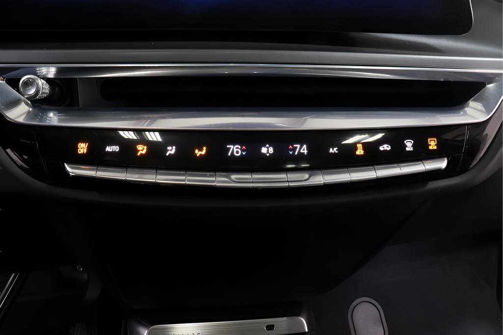 Used 2024 Cadillac Lyriq Tech image 9