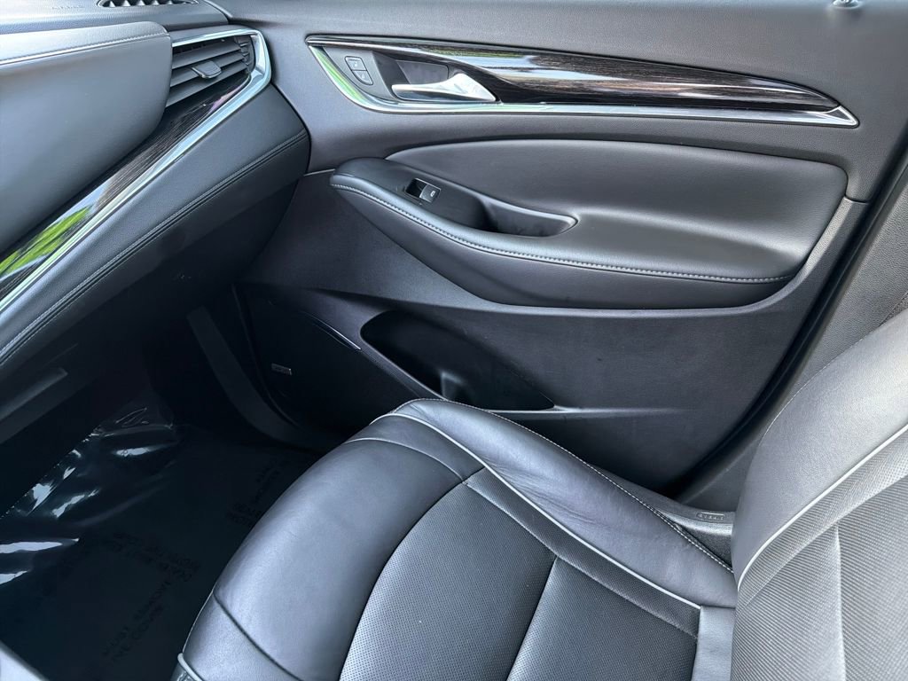 Used 2020 Buick Enclave Avenir w/ Avenir Technology Package image 31