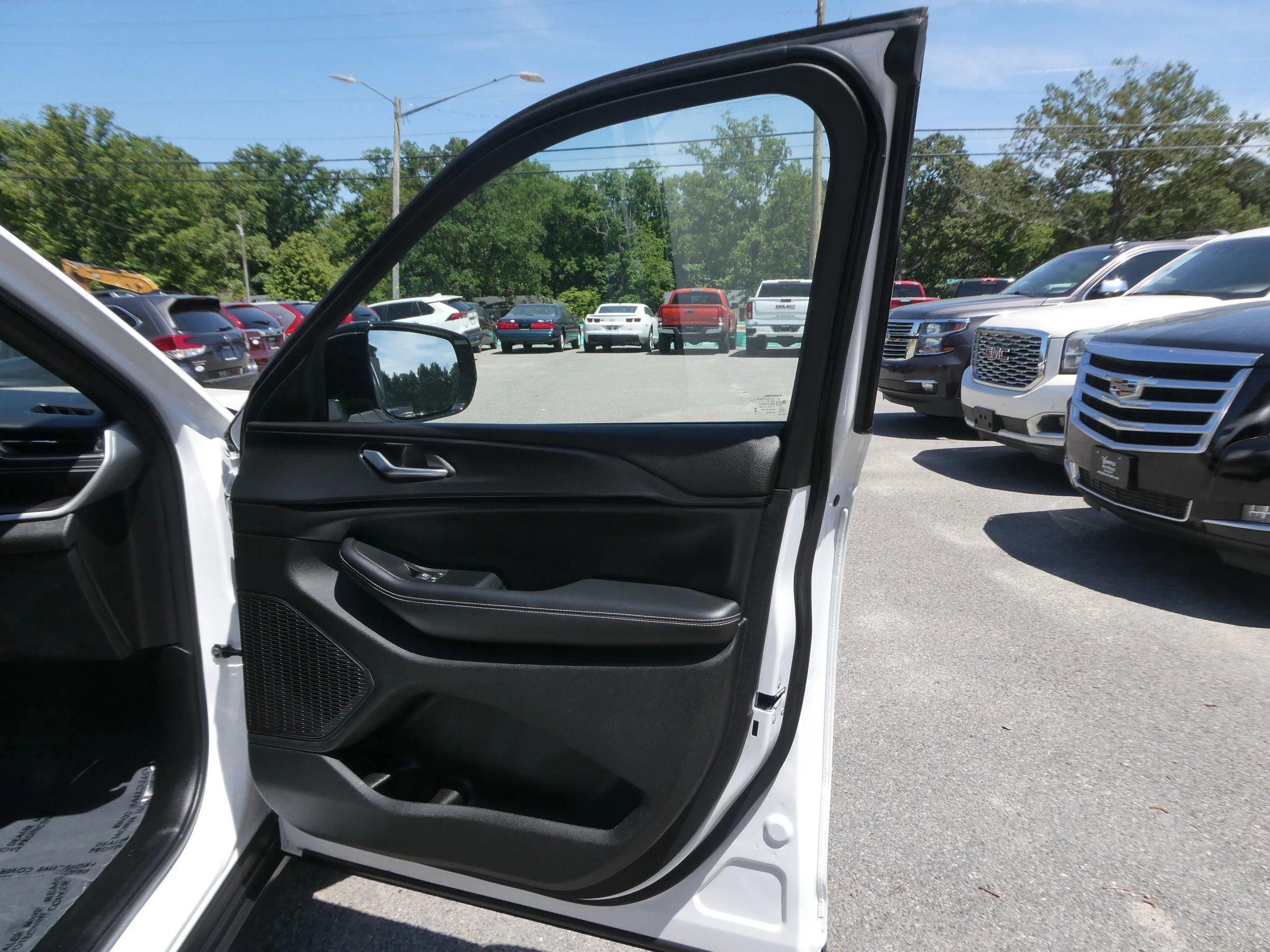 Used 2023 Jeep Grand Cherokee Altitude AWD/4WD image 26