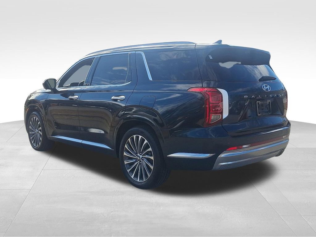 Used 2024 Hyundai Palisade Calligraphy image 4