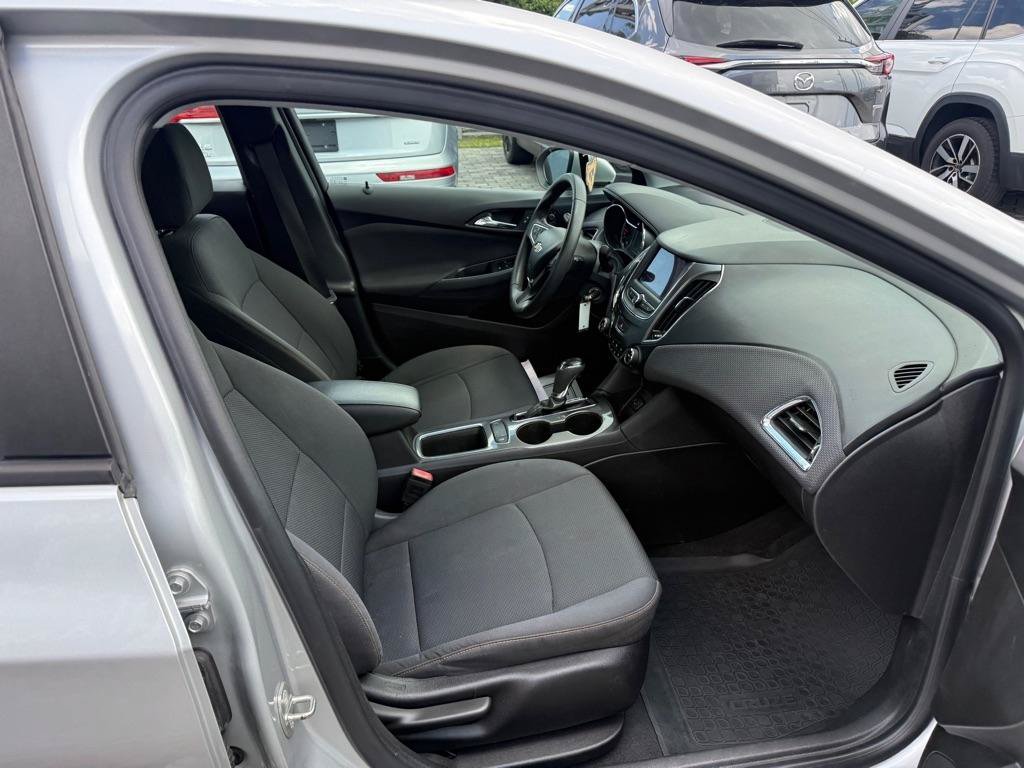Used 2019 Chevrolet Cruze LS w/ LS Convenience Package FWD image 25