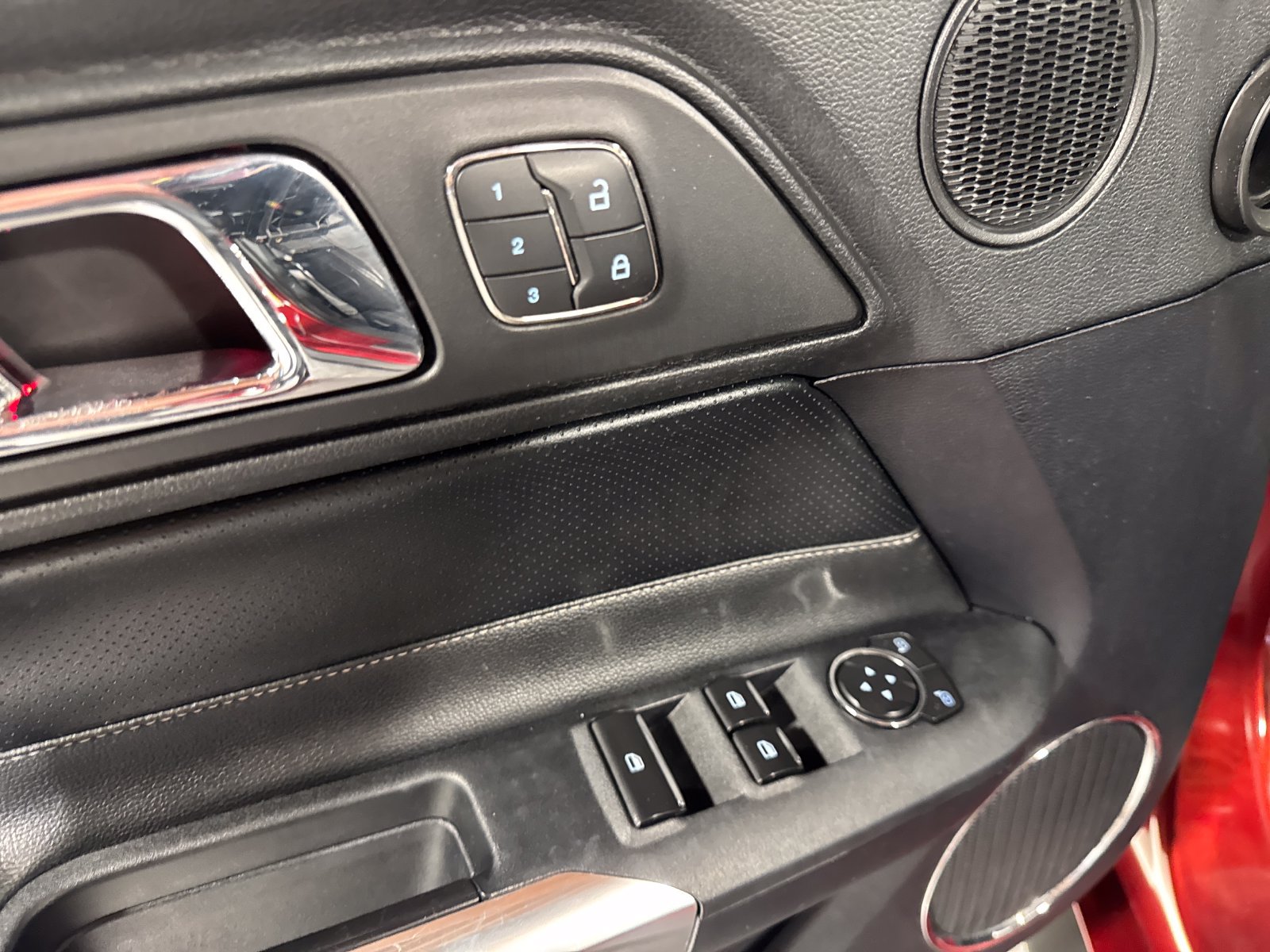Used 2015 Ford Mustang Convertible RWD image 12