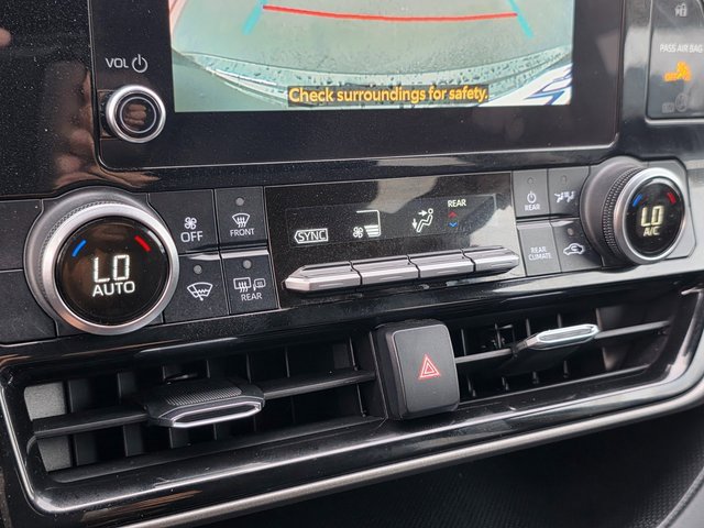 Used 2024 Toyota Highlander LE image 31