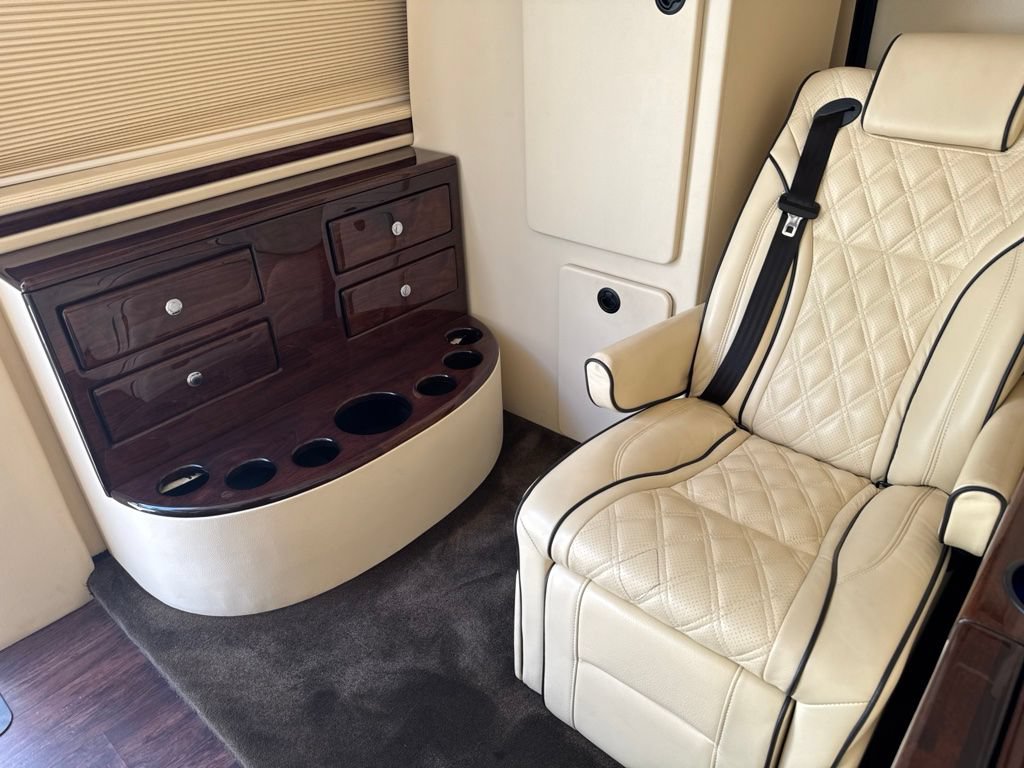 Used 2017 Mercedes-Benz Sprinter 2500 image 28