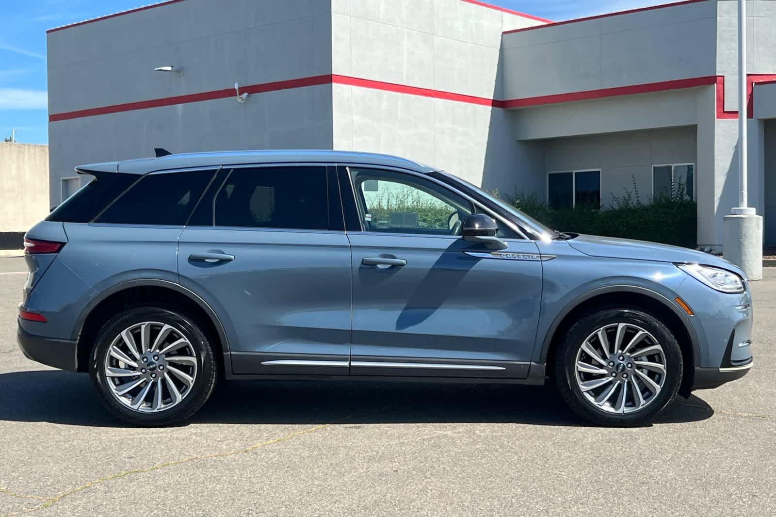 Used 2023 Lincoln Corsair Reserve w/ Equipment Group 201A image 6