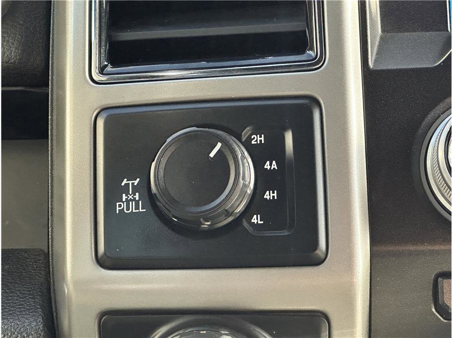 Used 2018 Ford F150 Lariat w/ Equipment Group 502A Luxury image 26