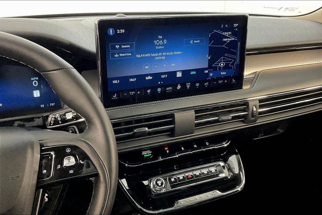 Used 2026 Lincoln Corsair Premiere image 9