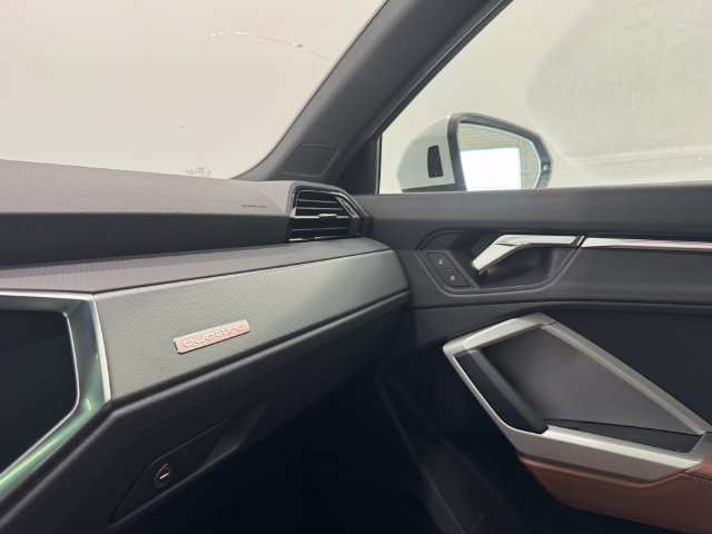Used 2022 Audi Q3 2.0T Premium Plus w/ Premium Plus Package AWD/4WD image 40
