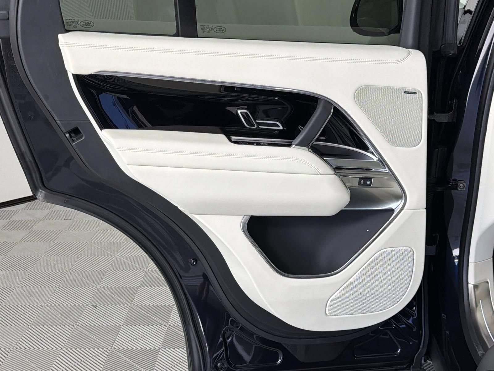 New 2026 Land Rover Range Rover SE AWD/4WD image 25