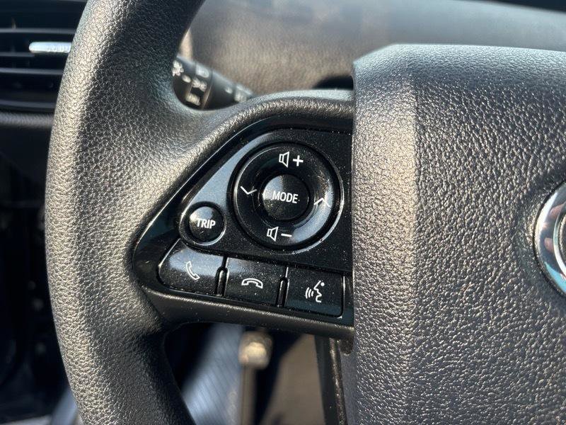 Used 2020 Toyota Prius LE AWD/4WD image 15