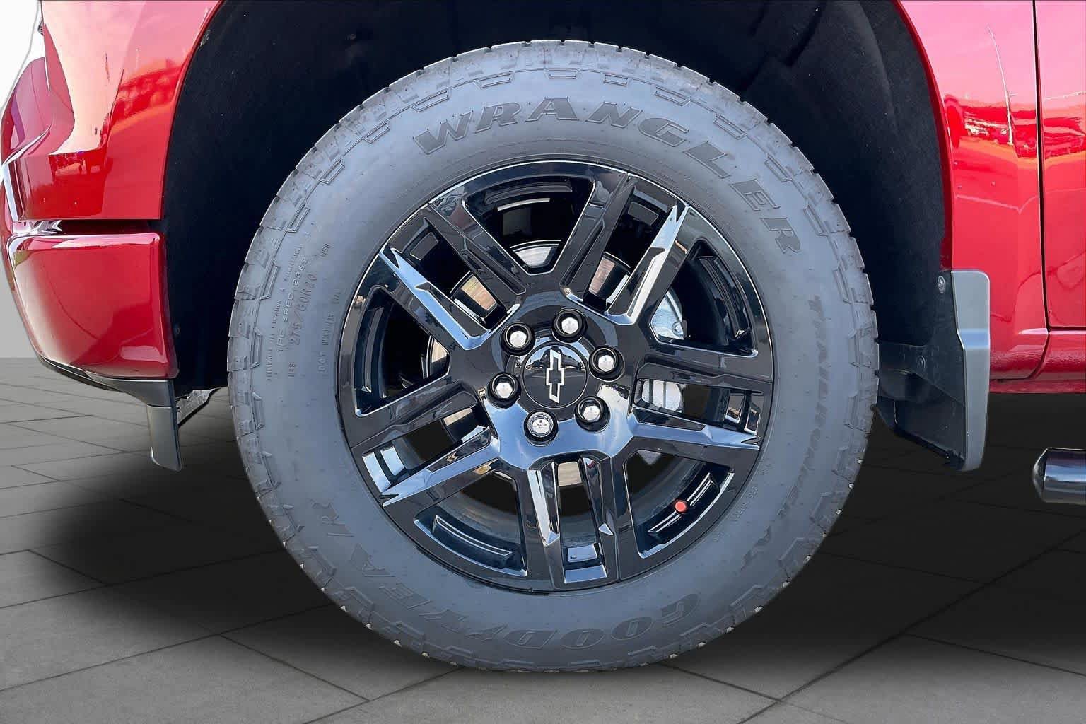 Used 2026 Chevrolet Silverado 1500 RST AWD/4WD image 13