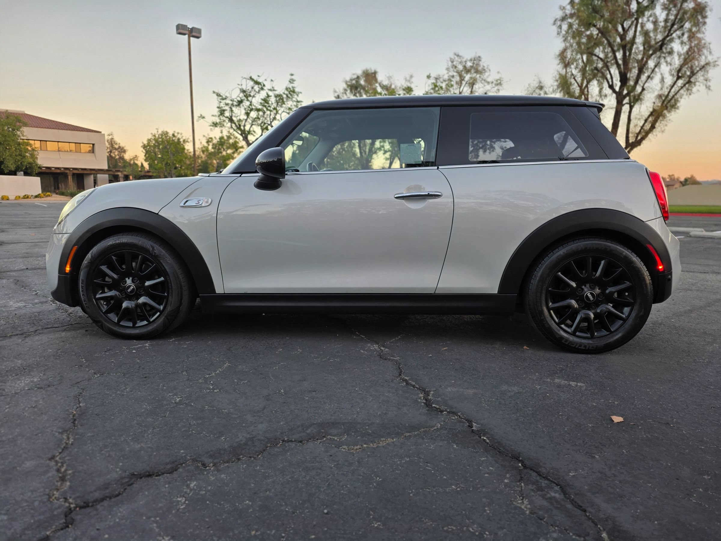 Used 2018 MINI Cooper S FWD image 8