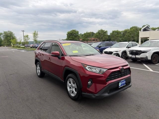 Used 2019 Toyota RAV4 XLE AWD/4WD image 3