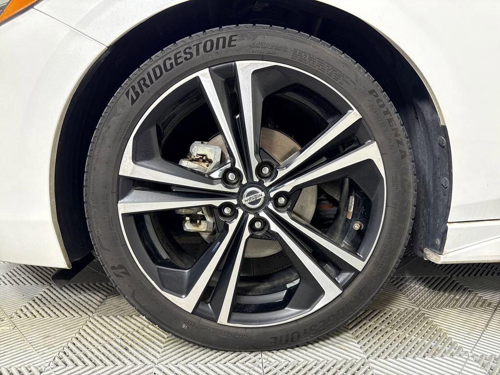 Used 2022 Nissan Sentra SR w/ Electronics Package FWD image 20