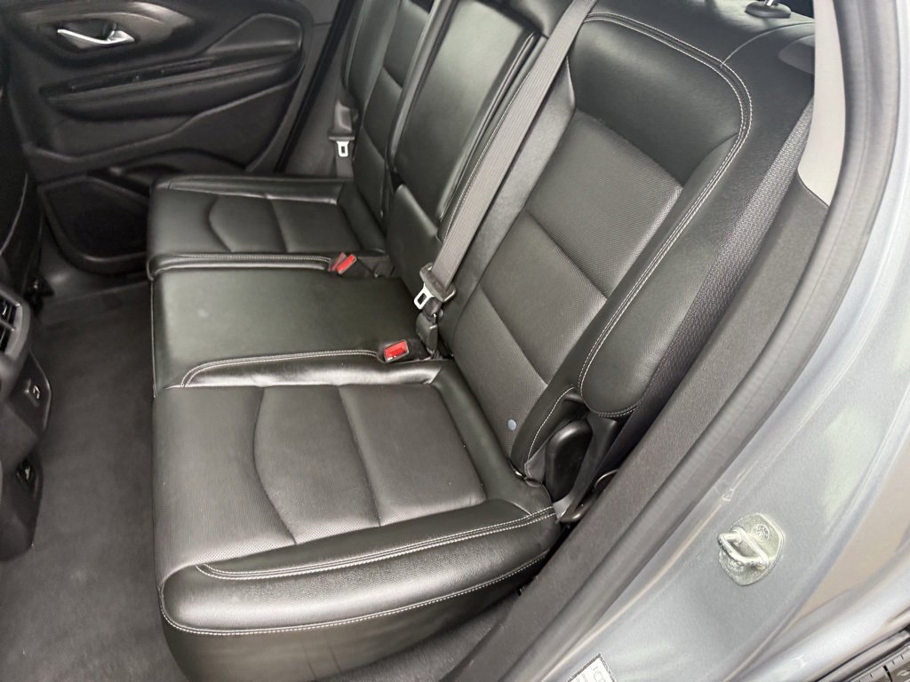 Used 2024 GMC Terrain SLT image 29